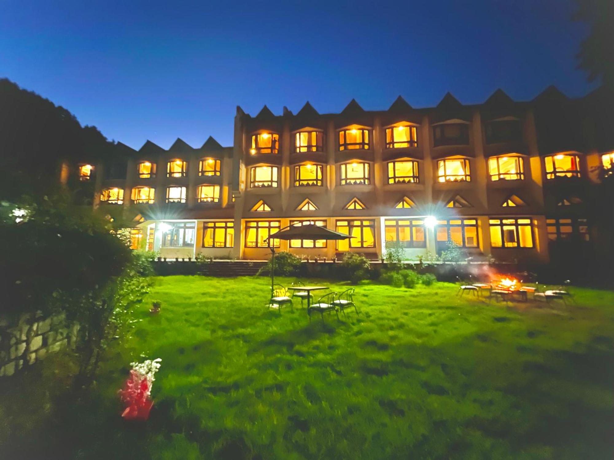 Sagar Heritage Resort, Near Mall Road Manali Bagian luar foto